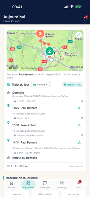 Le trajet de la journ&eacute;e dans Domilien sur iPhone : la carte, les adresses des employeurs et les kilom&egrave;tres parcourus
