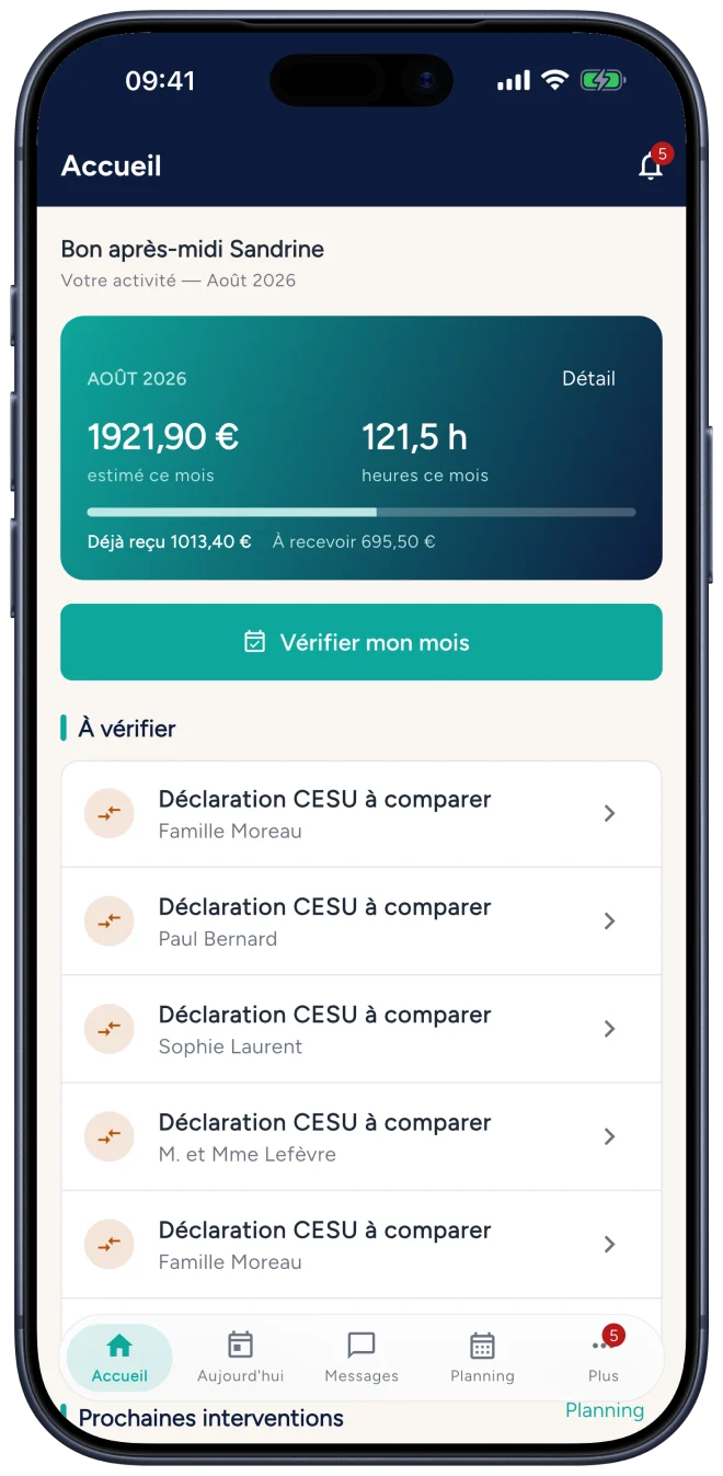 L'application Domilien sur iPhone — l'accueil d'une salariée
